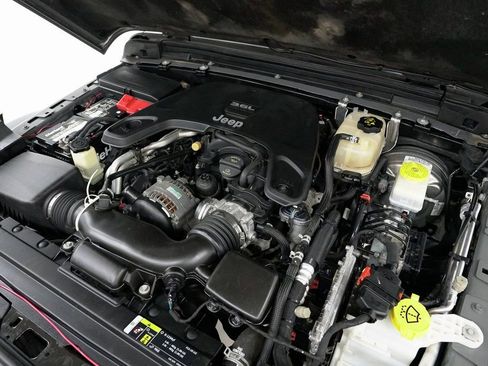 Used 2018 Jeep Wrangler Unlimited Sport S image 3