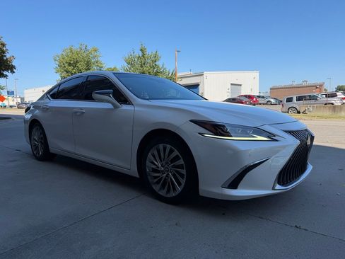 Used 2019 Lexus ES 350 Ultra Luxury w/ Accessory Package 2 FWD image 1