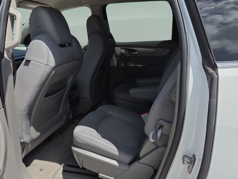 Used 2017 Chevrolet Traverse LT FWD image 10