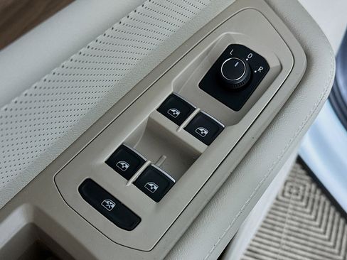 New 2026 Volkswagen Atlas SE image 17