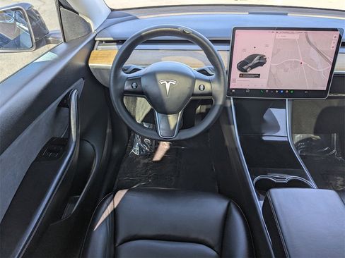 Used 2021 Tesla Model Y 2WD image 7