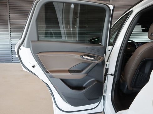 Certified 2025 Audi Q6 e-tron Premium w/ Convenience Package image 28