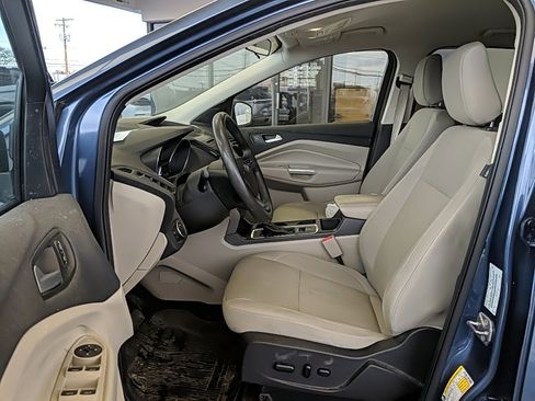 Used 2018 Ford Escape SE image 12