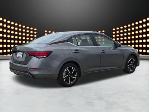 Used 2025 Nissan Sentra SV FWD image 8