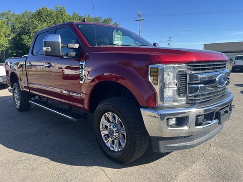 Used 2019 Ford F250 XLT w/ XLT Premium Package AWD/4WD image 4