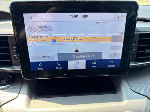 Used 2021 Ford Explorer XLT w/ Equipment Group 202A RWD image 25