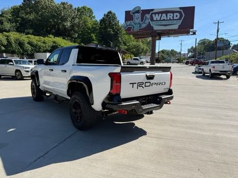 Used 2025 Toyota Tacoma TRD Pro AWD/4WD image 7