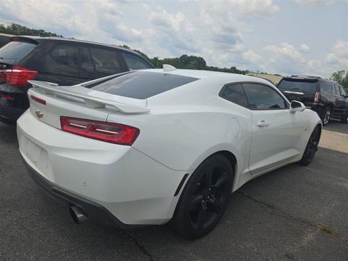 Used 2016 Chevrolet Camaro SS RWD image 5
