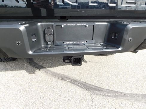 Used 2024 Nissan Frontier SV w/ Hardbody Edition AWD/4WD image 10