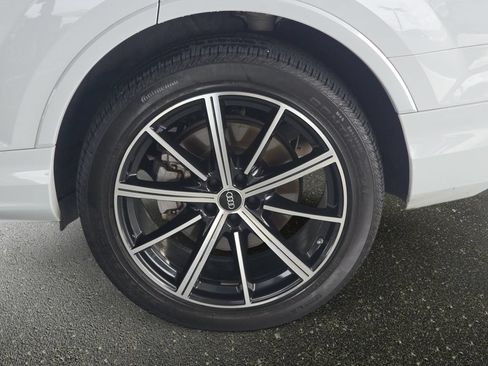 Used 2023 Audi Q7 3.0T Premium Plus AWD/4WD image 32