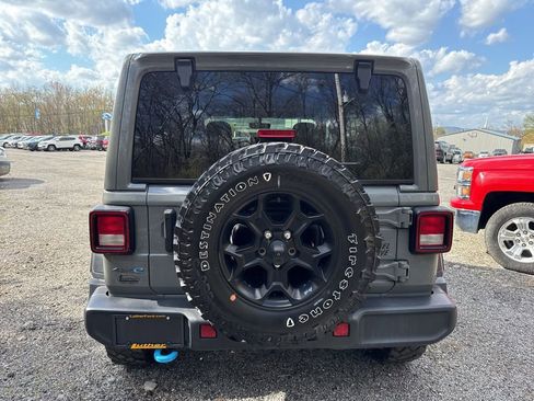 Used 2023 Jeep Wrangler Unlimited w/ Sun & Screen Package image 8