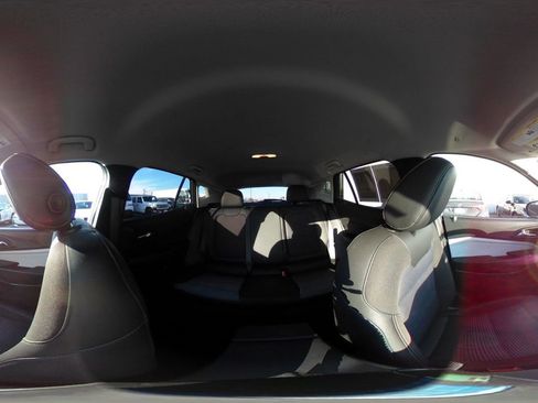 Used 2025 Chevrolet Trax LT image 41