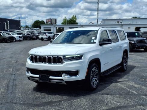 Certified 2024 Jeep Wagoneer L Series II w/ Flexible Seating Group AWD/4WD image 2