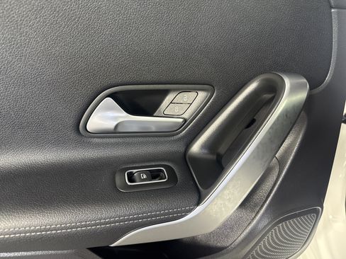 Used 2025 Mercedes-Benz CLA 250 image 22