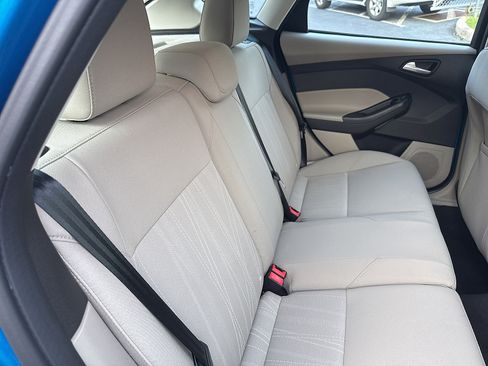 Used 2016 Ford Focus SE w/ SE Power Seat Package FWD image 36