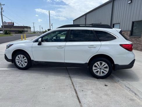 Used 2018 Subaru Outback 2.5i Premium AWD/4WD image 17
