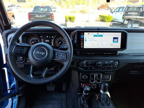 Used 2024 Jeep Gladiator Willys image 35