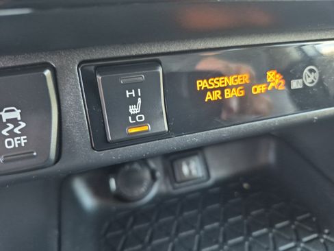 Used 2019 Toyota RAV4 XLE AWD/4WD image 33