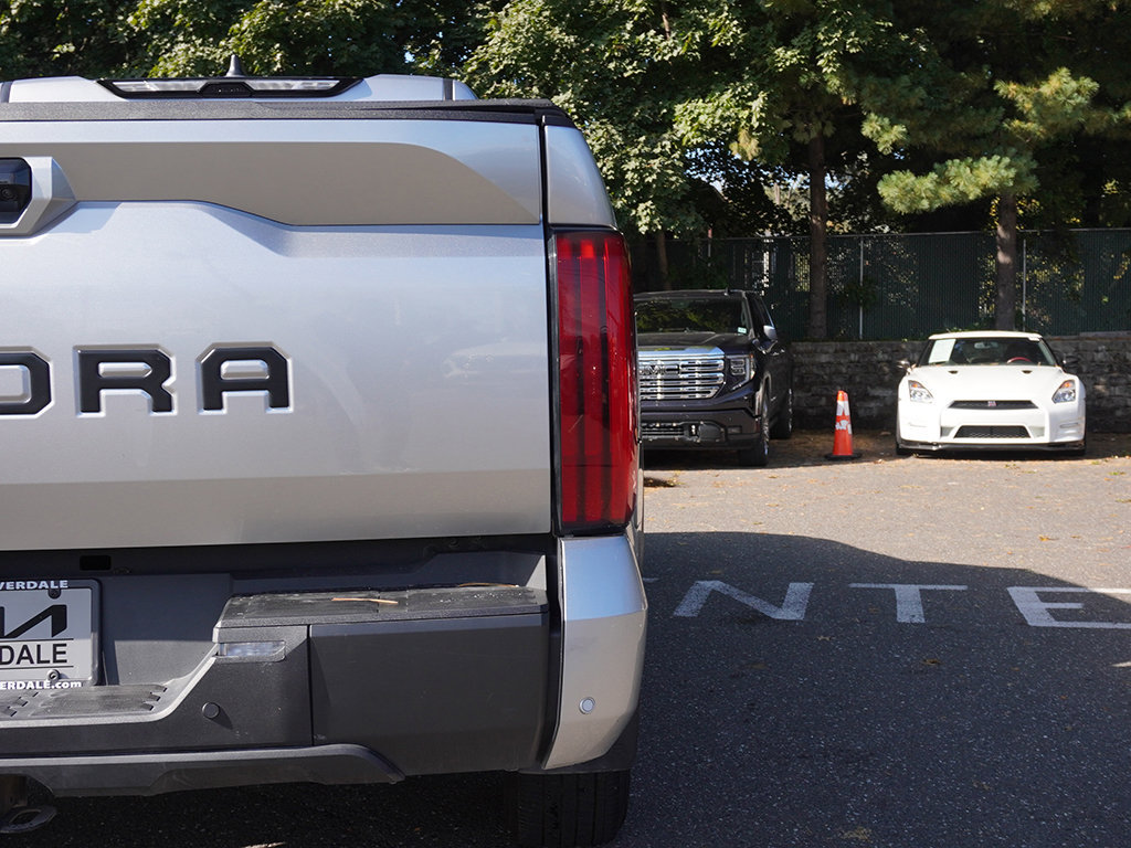 Used 2025 Toyota Tundra Limited AWD/4WD image 17