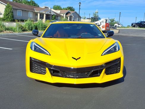 Used 2025 Chevrolet Corvette E-Ray w/ ZER Performance Package AWD/4WD image 33