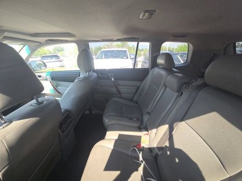 Used 2012 Toyota Highlander Limited w/ Protection Pkg AWD/4WD image 7