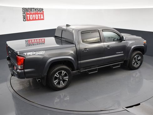 Used 2017 Toyota Tacoma TRD Sport w/ Tow Package (A/T) AWD/4WD image 23