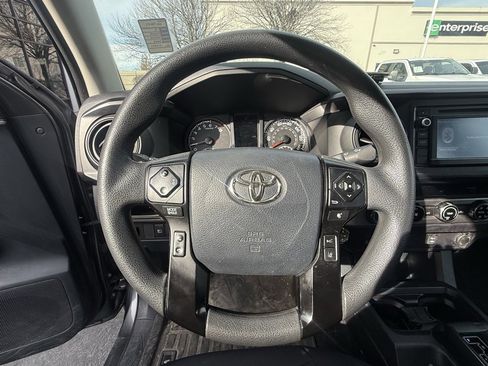 Used 2018 Toyota Tacoma SR w/ SR Convenience Package image 15