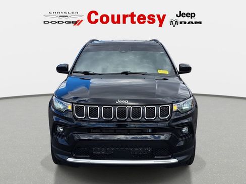Certified 2023 Jeep Compass Limited AWD/4WD image 10