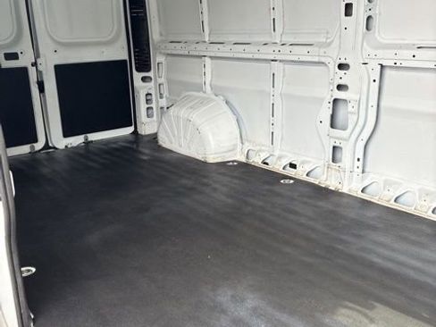 Used 2024 RAM ProMaster 2500 w/ Convenience Group FWD image 9