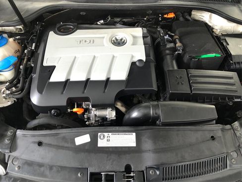 Used 2013 Volkswagen Jetta TDI image 11