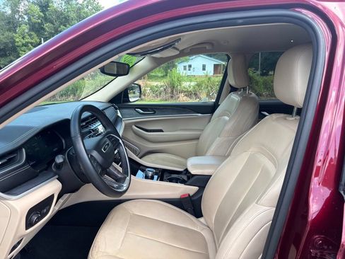 Used 2021 Jeep Grand Cherokee L Limited RWD image 11
