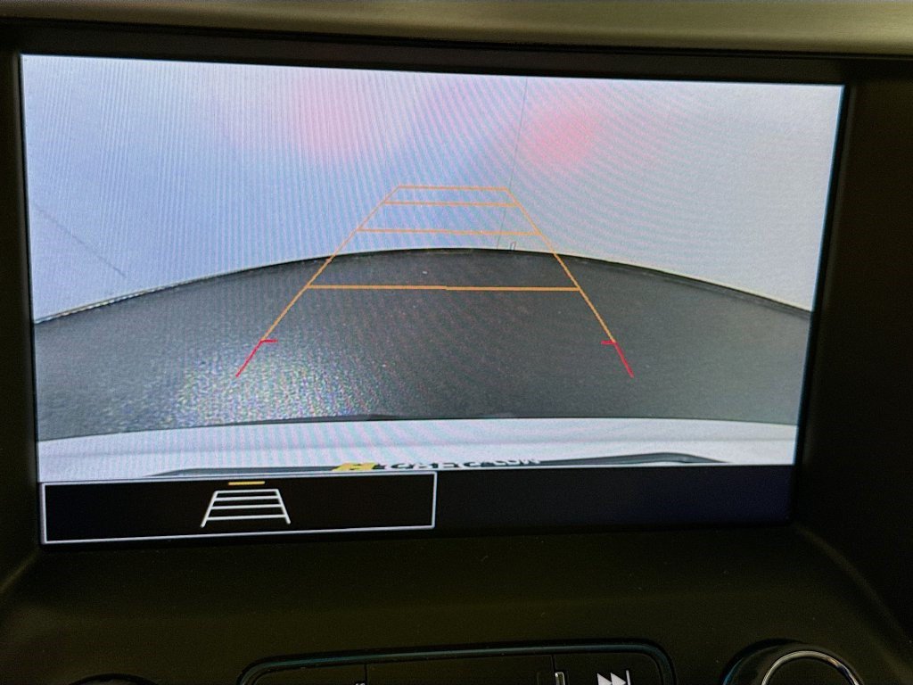 Used 2022 GMC Acadia SLE FWD image 18