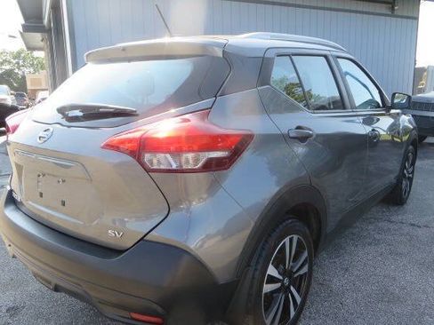 Used 2018 Nissan Kicks SV FWD image 37