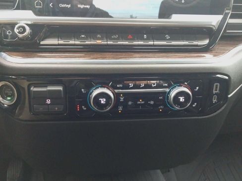 Used 2023 GMC Sierra 1500 SLE image 24