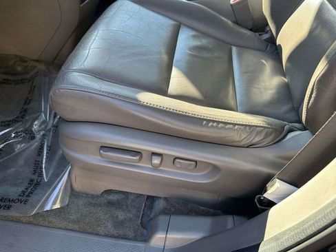 Used 2014 Honda Odyssey Touring Elite image 24