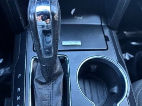 Used 2017 Ford Explorer XLT image 18