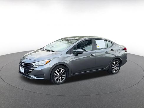 Used 2025 Nissan Versa SV image 8