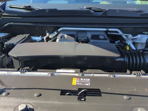 Used 2024 GMC Canyon AT4X image 9