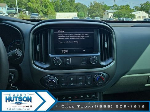 Used 2022 Chevrolet Colorado Z71 w/ Safety Package AWD/4WD image 15