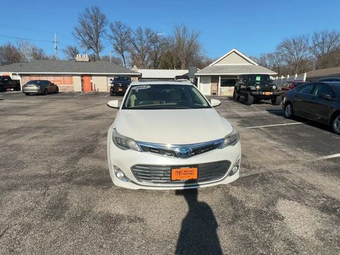 Used 2014 Toyota Avalon Limited w/ Technology Package FWD image 3