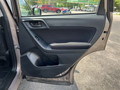 Used 2015 Subaru Forester 2.5i AWD/4WD image 27