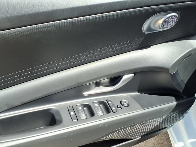 Used 2026 Hyundai Elantra Hybrid FWD image 13