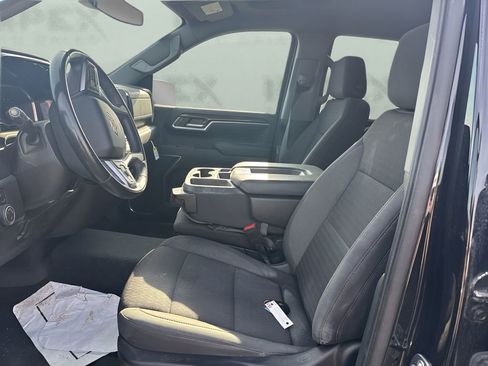 Used 2022 Chevrolet Silverado 1500 LT AWD/4WD image 5