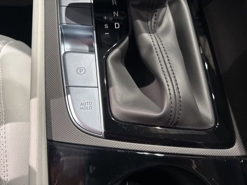 New 2026 Hyundai Elantra Limited FWD image 20