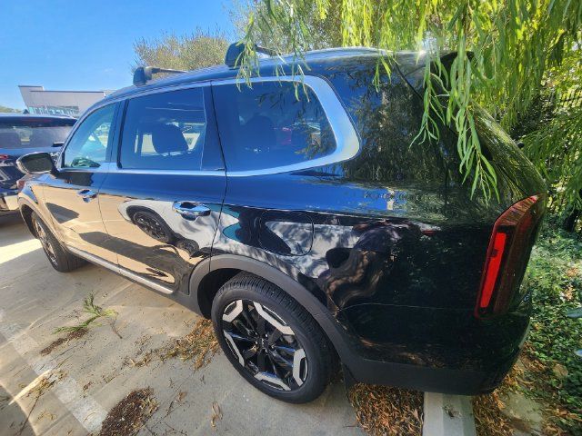 Certified 2024 Kia Telluride S w/ S Sunroof Package AWD/4WD image 3