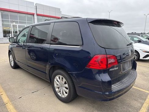 Used 2014 Volkswagen Routan SE FWD image 7