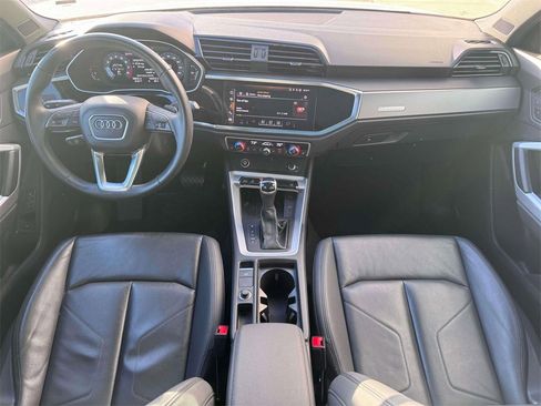 Used 2024 Audi Q3 2.0T Premium image 11