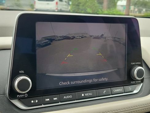 Used 2023 Nissan Rogue SV FWD image 25
