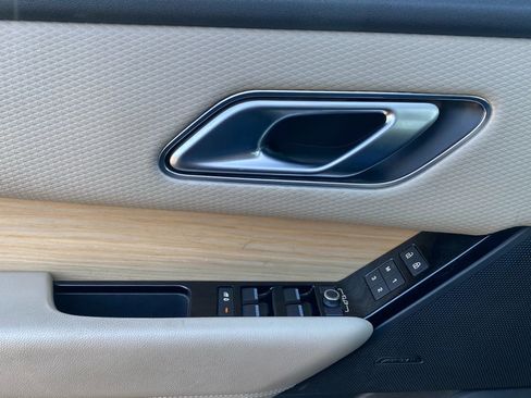 Used 2021 Land Rover Range Rover Velar S image 30