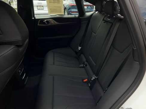 Used 2025 BMW i4 eDrive40 image 20